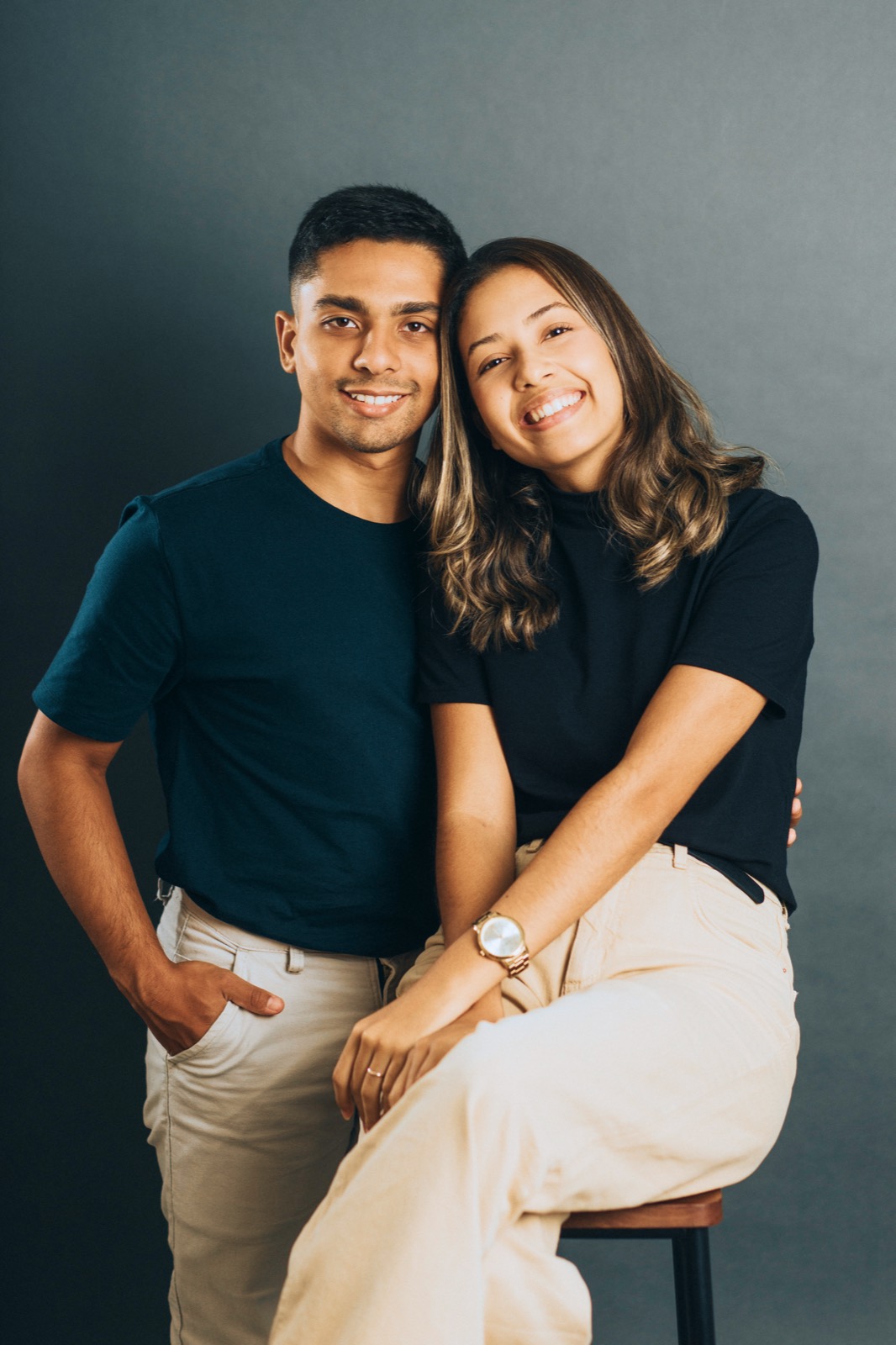 Jhonatas e Elen, sócios da Tarvo, no estúdio